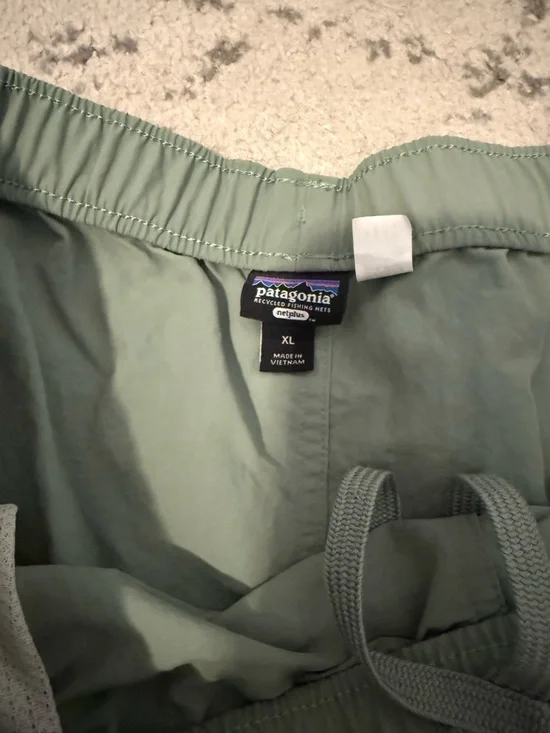 Patagonia 2½ inch Barely Baggies Shorts - Picture 3 of 4